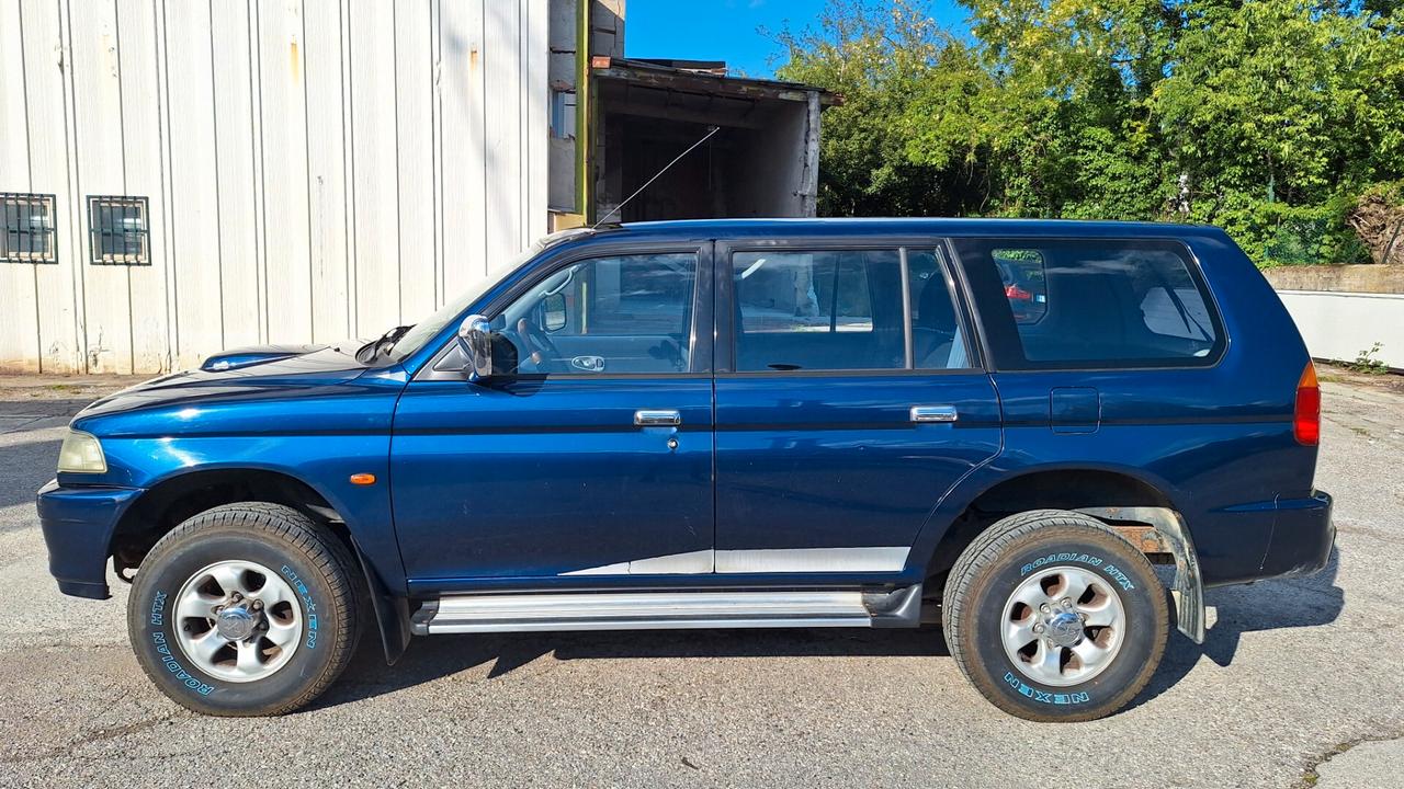 Mitsubishi Pajero Sport Pajero Sport 2.5 TDI GLX