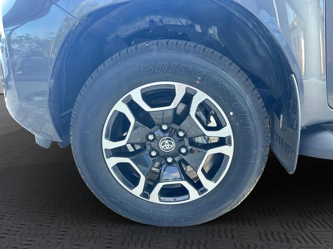 Toyota Hilux MY25 2.4 d-4d double cab Executive
