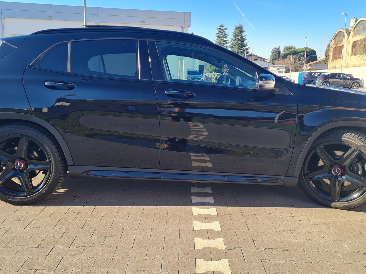 Mercedes-Benz GLA 250 Premium #8103