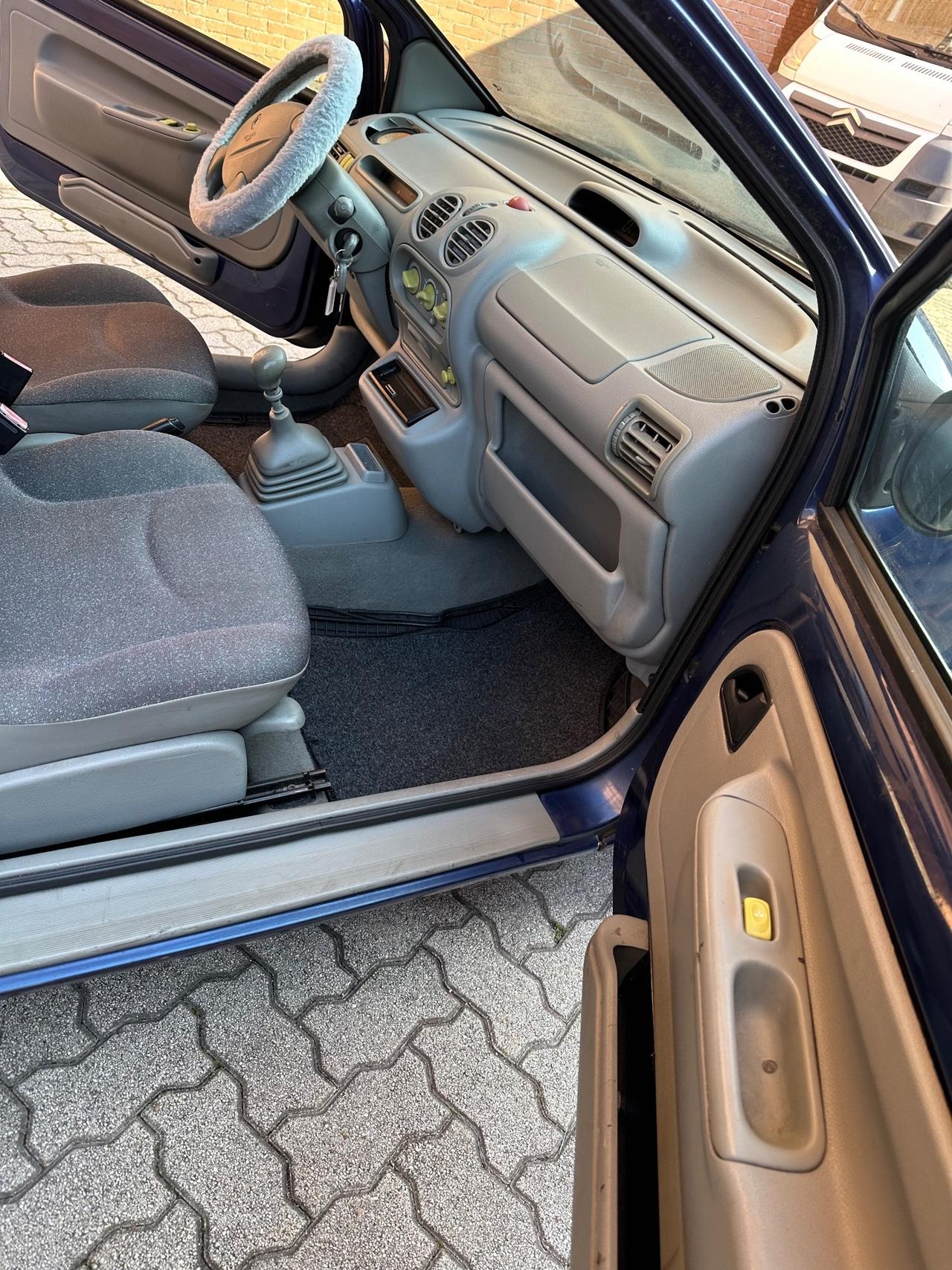 Renault Twingo 1.2i cat Base