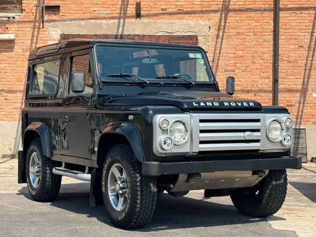 Land Rover Defender SVX 60 Anniversario