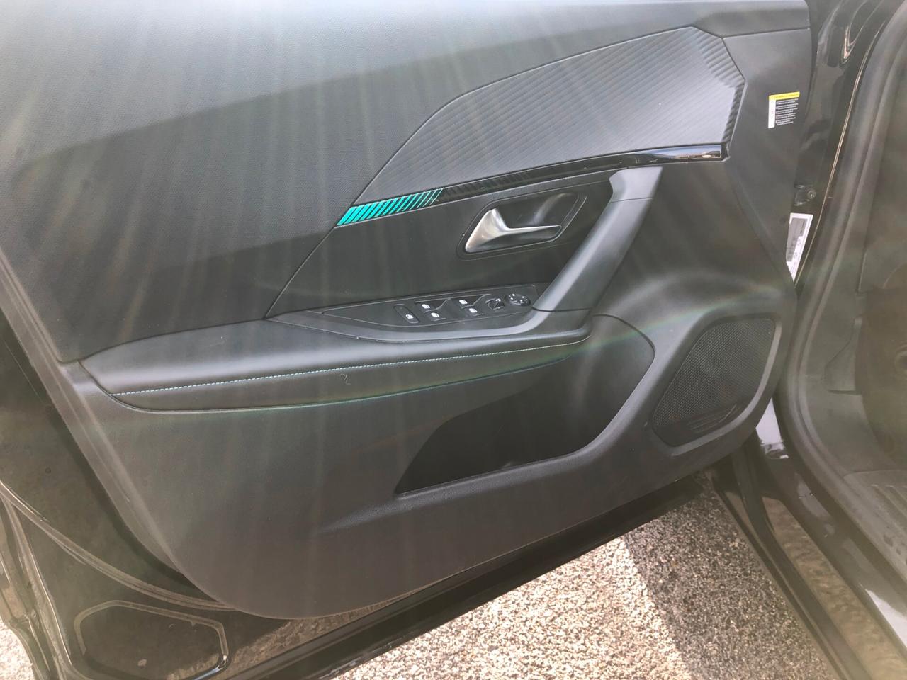 Peugeot 2008 BlueHDi 130 S&S EAT8 Allure Pack