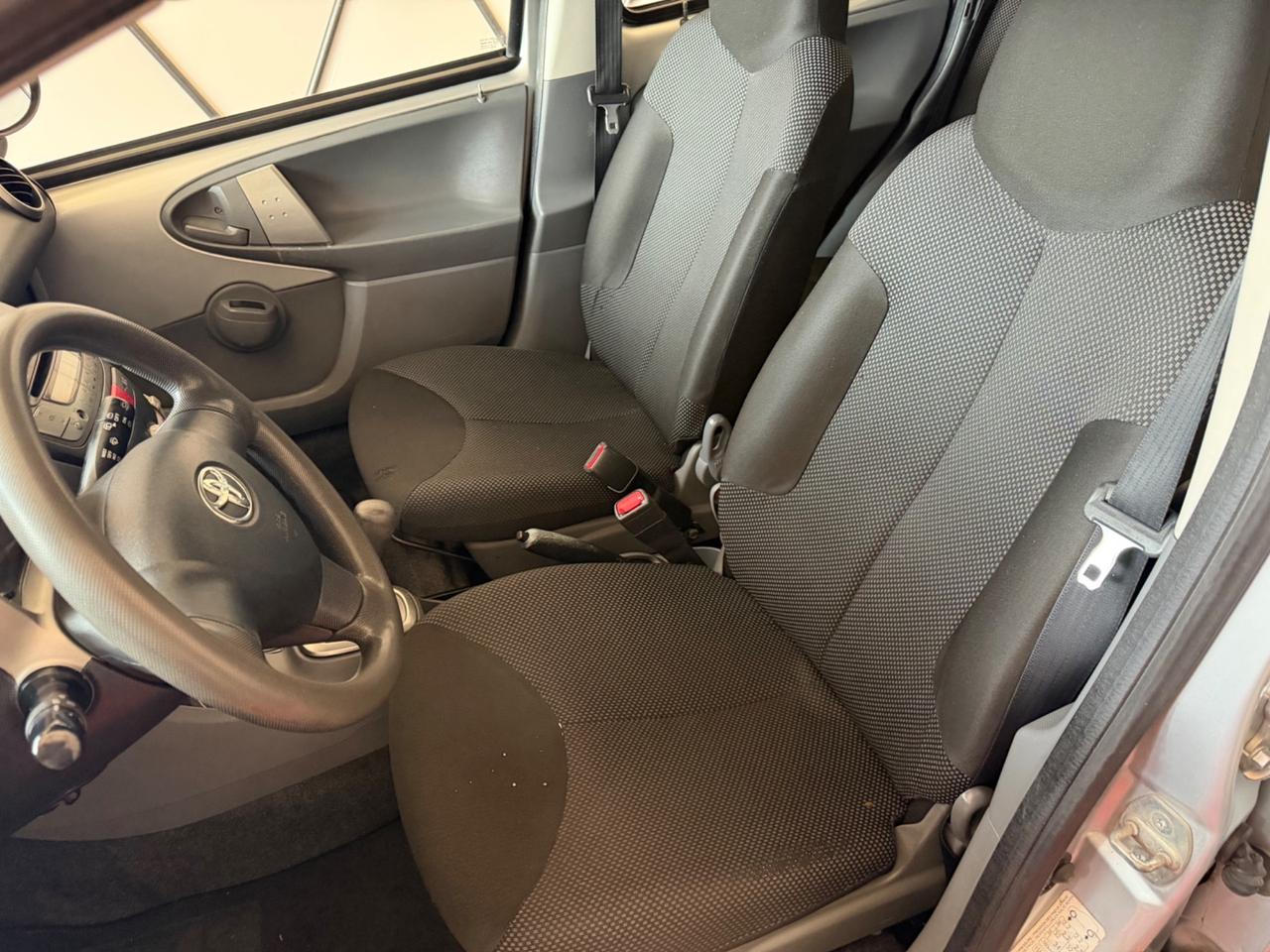 Toyota Aygo 1.0 12V VVT-i 5 porte Now