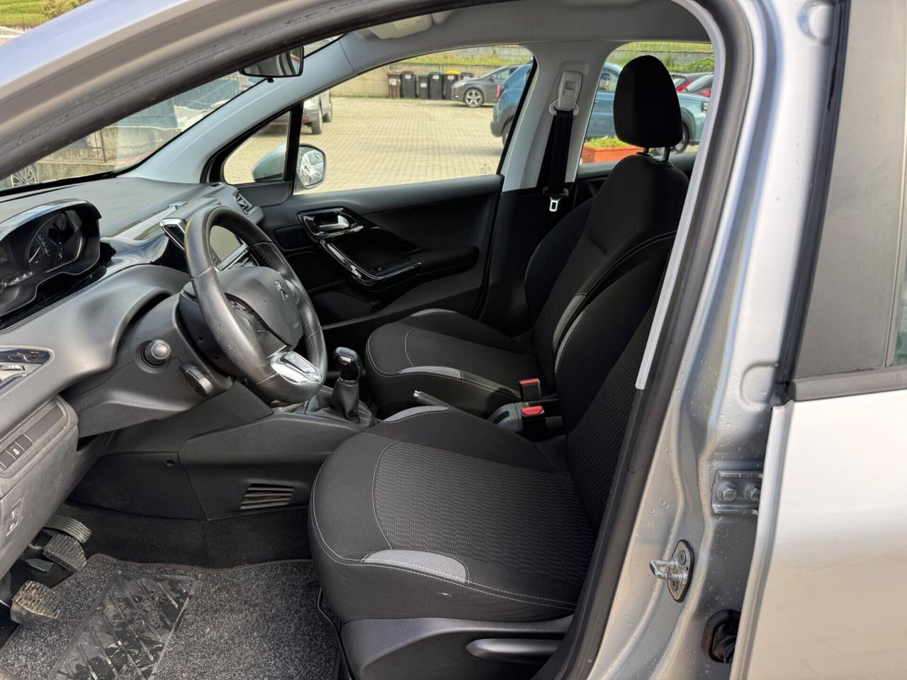 Peugeot 208 neopatentati