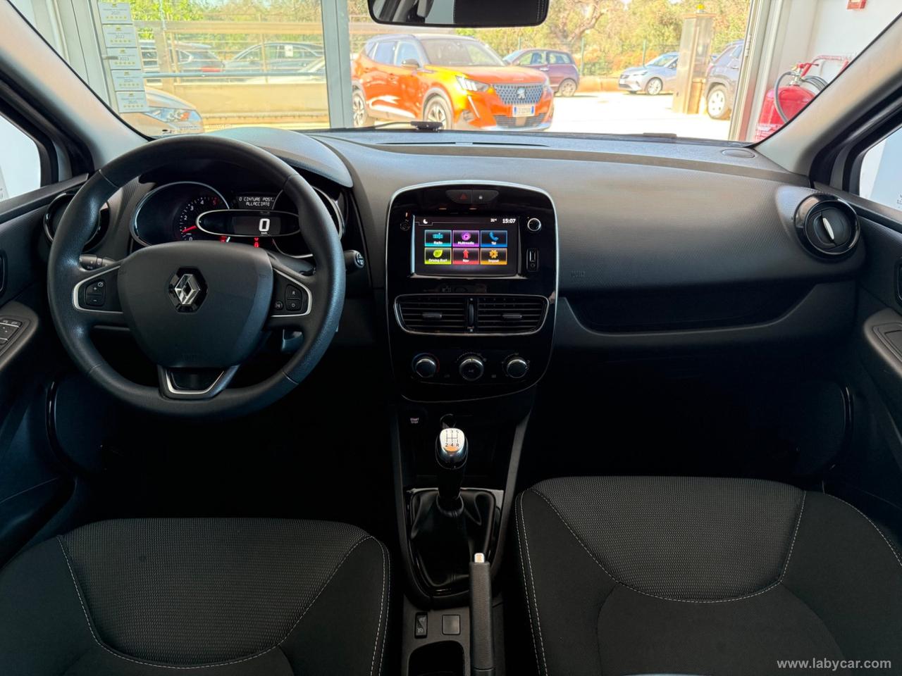 RENAULT Clio dCi 8V 75CV 5p. Moschino Zen