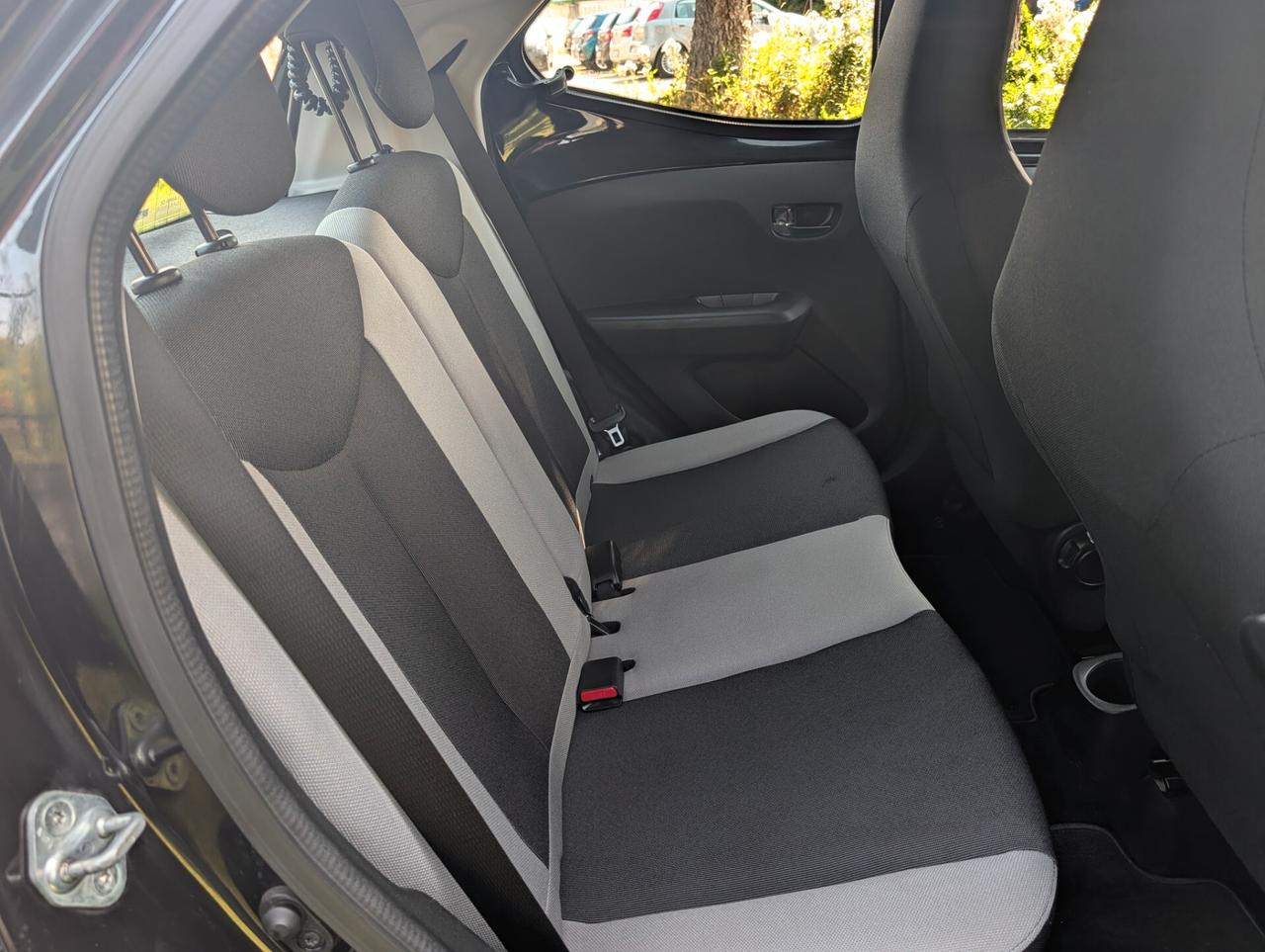 Toyota Aygo 1.0 VVT-i 69 CV 3 porte x-clusiv MMT