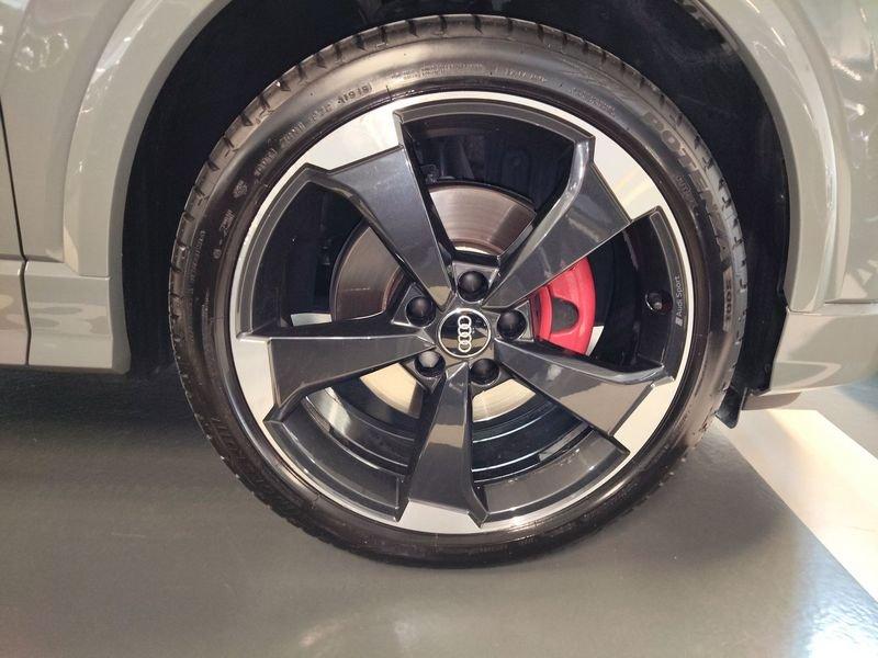 Audi Q2 35 TFSI Identity Black