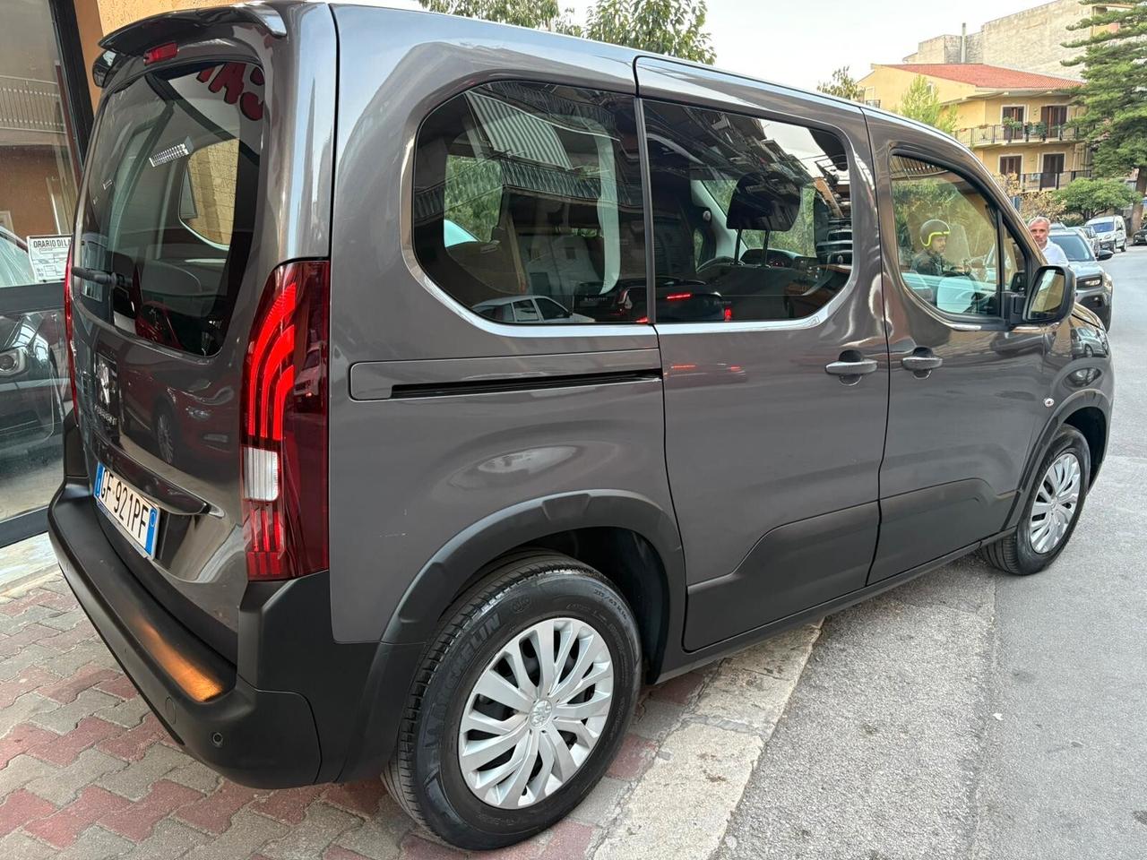 Peugeot Rifter BlueHDi 100 S&S Active Standard