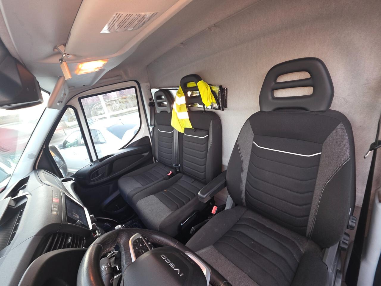 Iveco Daily 35-140 full automatico ancora garanzia casa