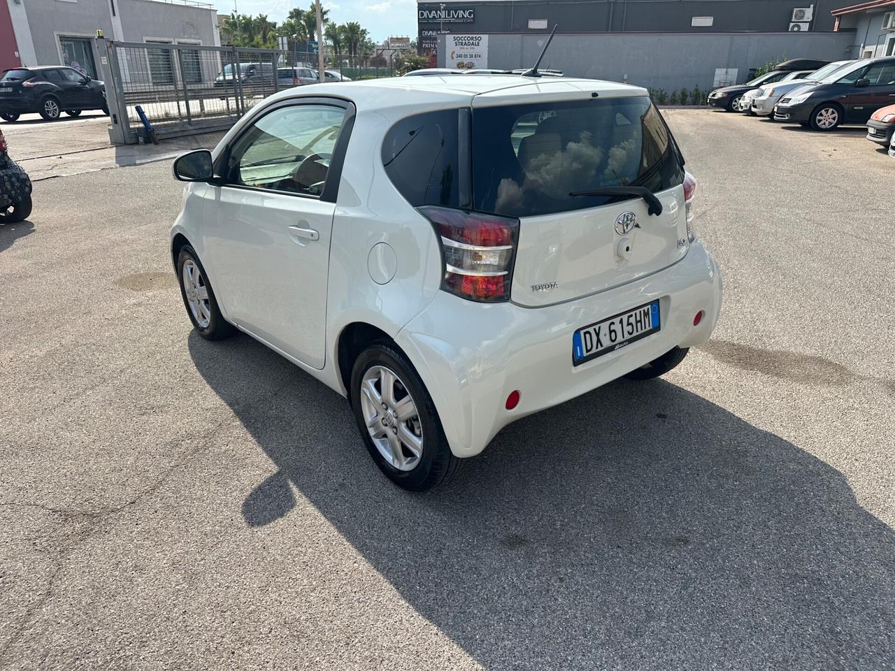 Toyota iQ 1.0