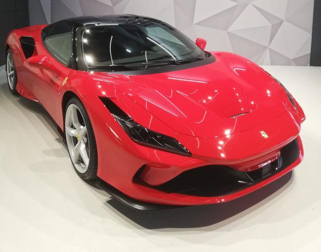 FERRARI F8 Tributo
