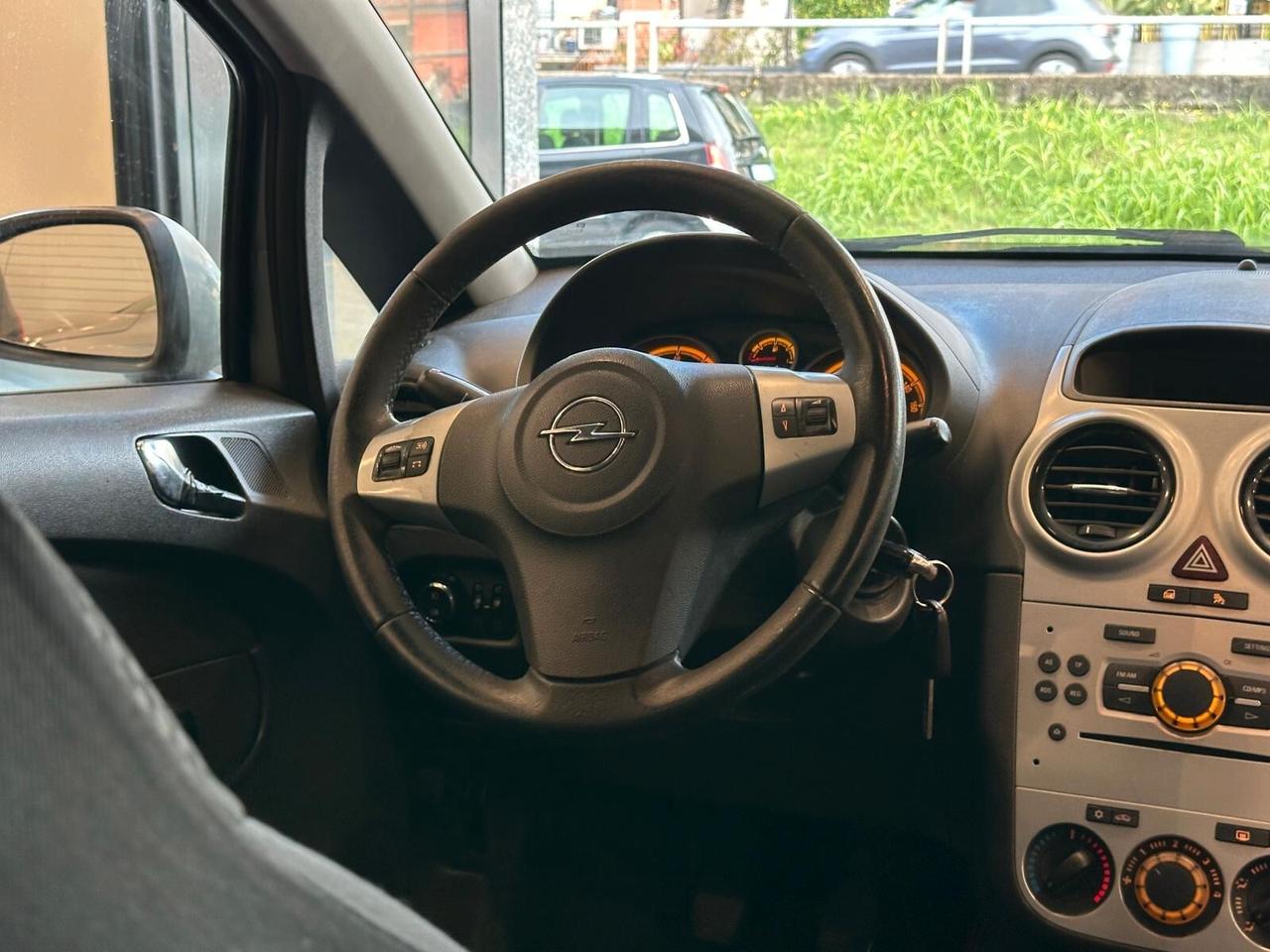 Opel Corsa 1.2 5 porte Cosmo