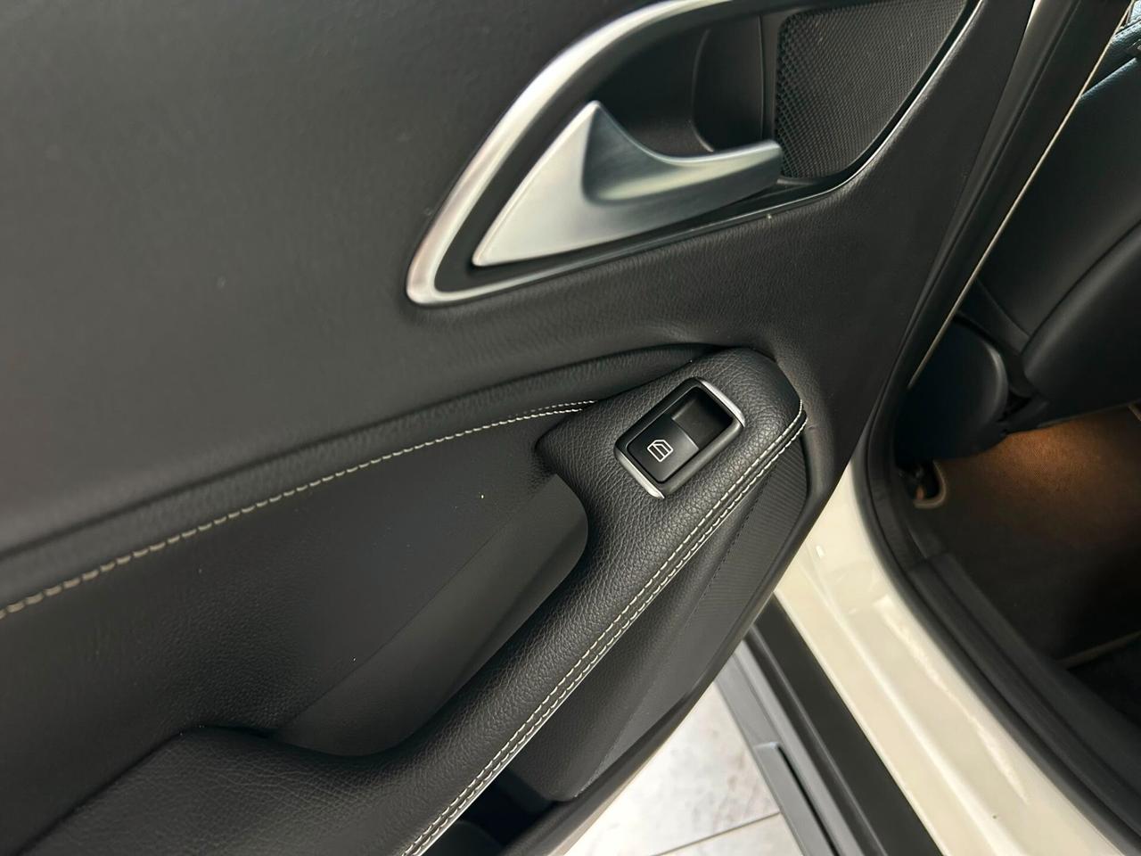 Mercedes-benz GLA 200 d Automatic Premium Night Edition