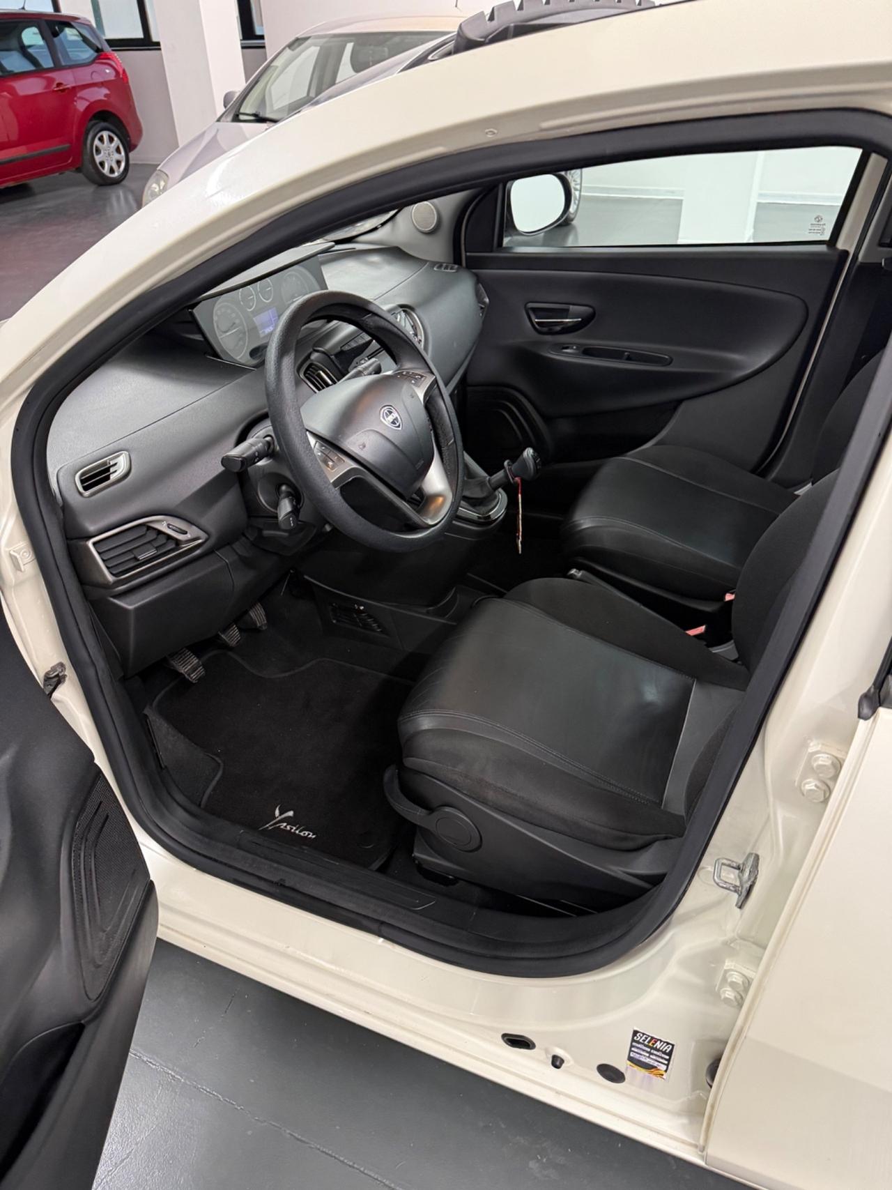 Lancia Ypsilon 1.2 69 CV Platinum
