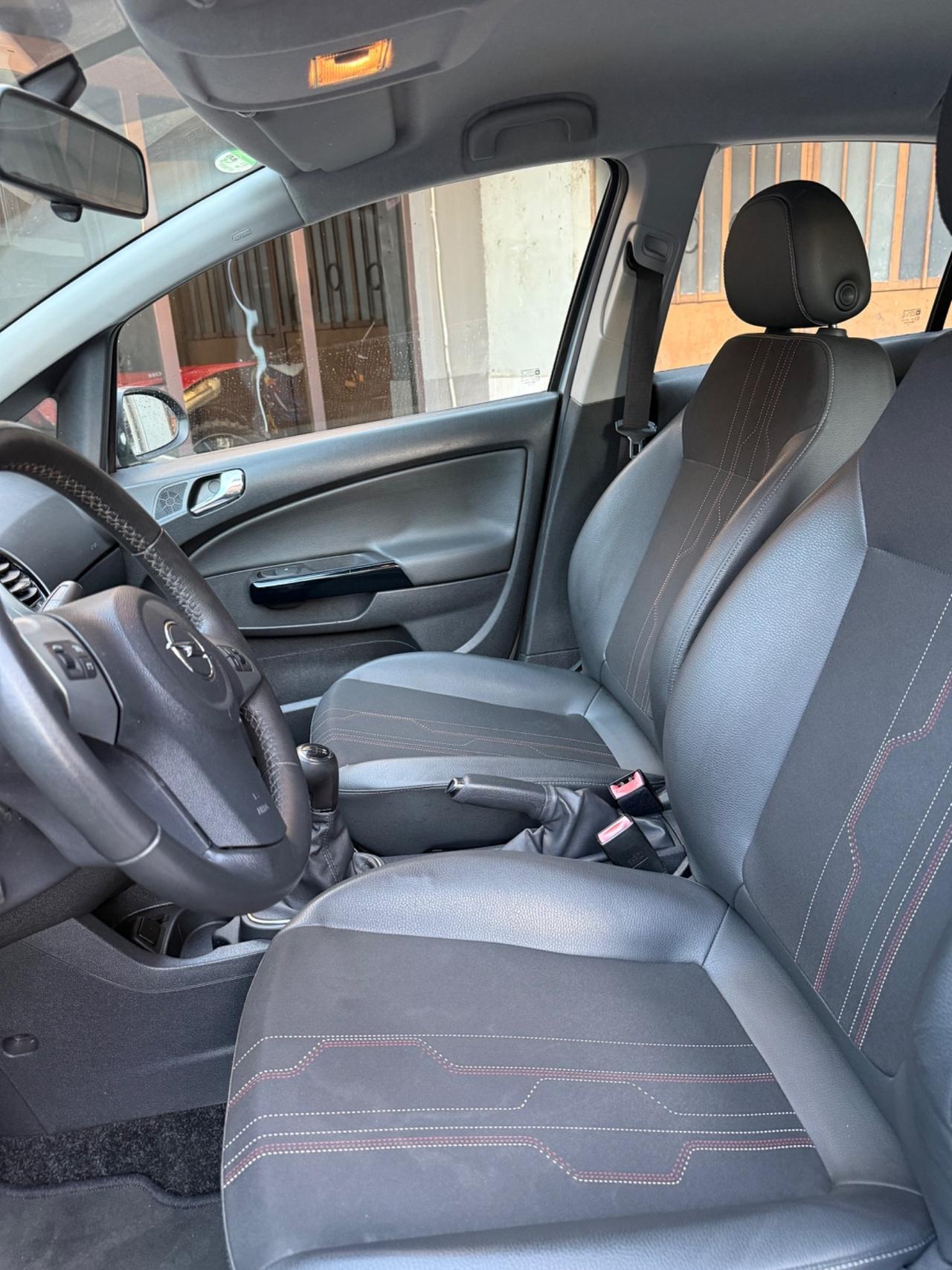 Opel Corsa 1.2 5 porte Sport