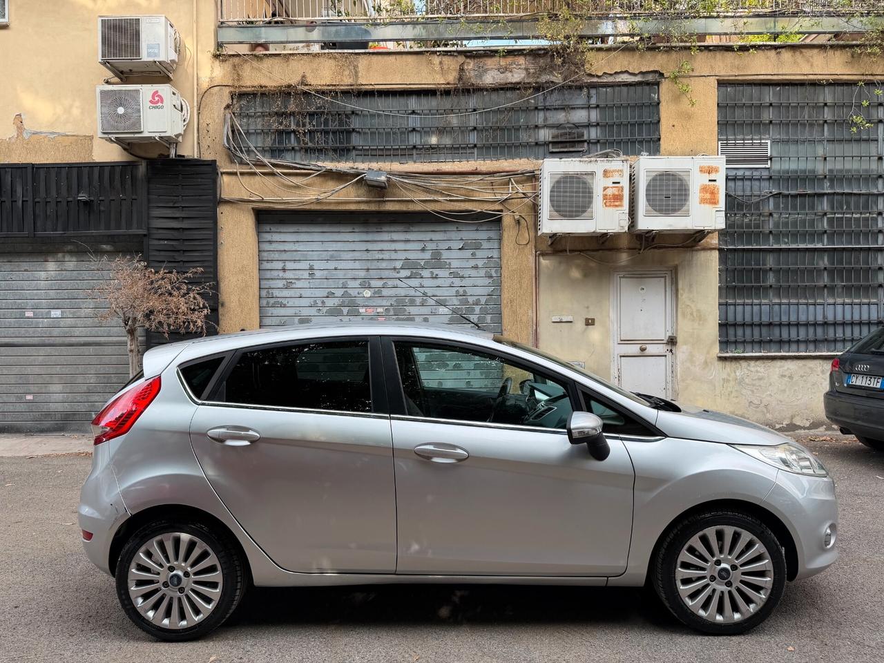 Ford Fiesta 1.2 82CV - DISTRIBUZIONE FATTA