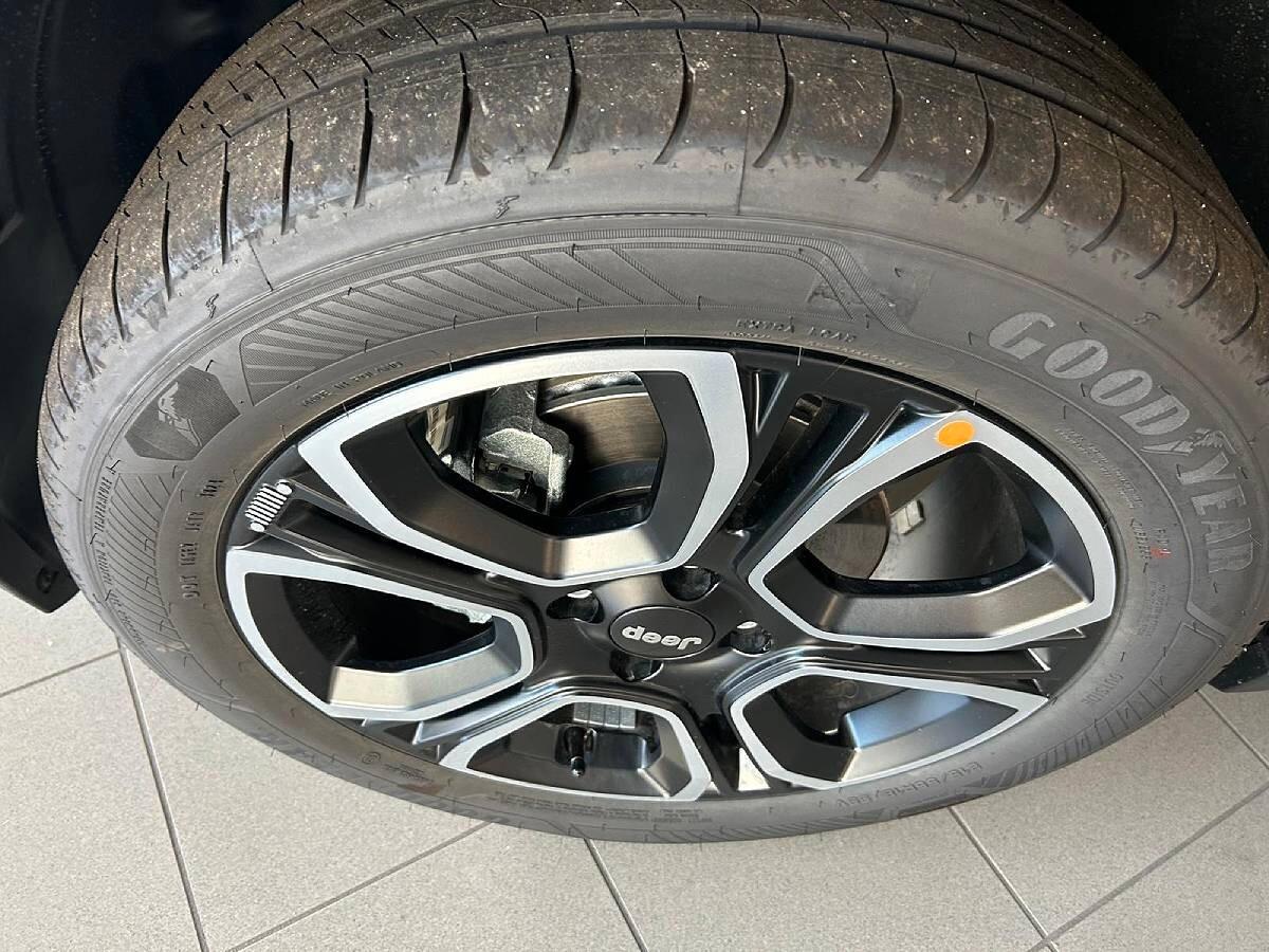 Jeep Avenger 1.2 Turbo 100 CV Summit