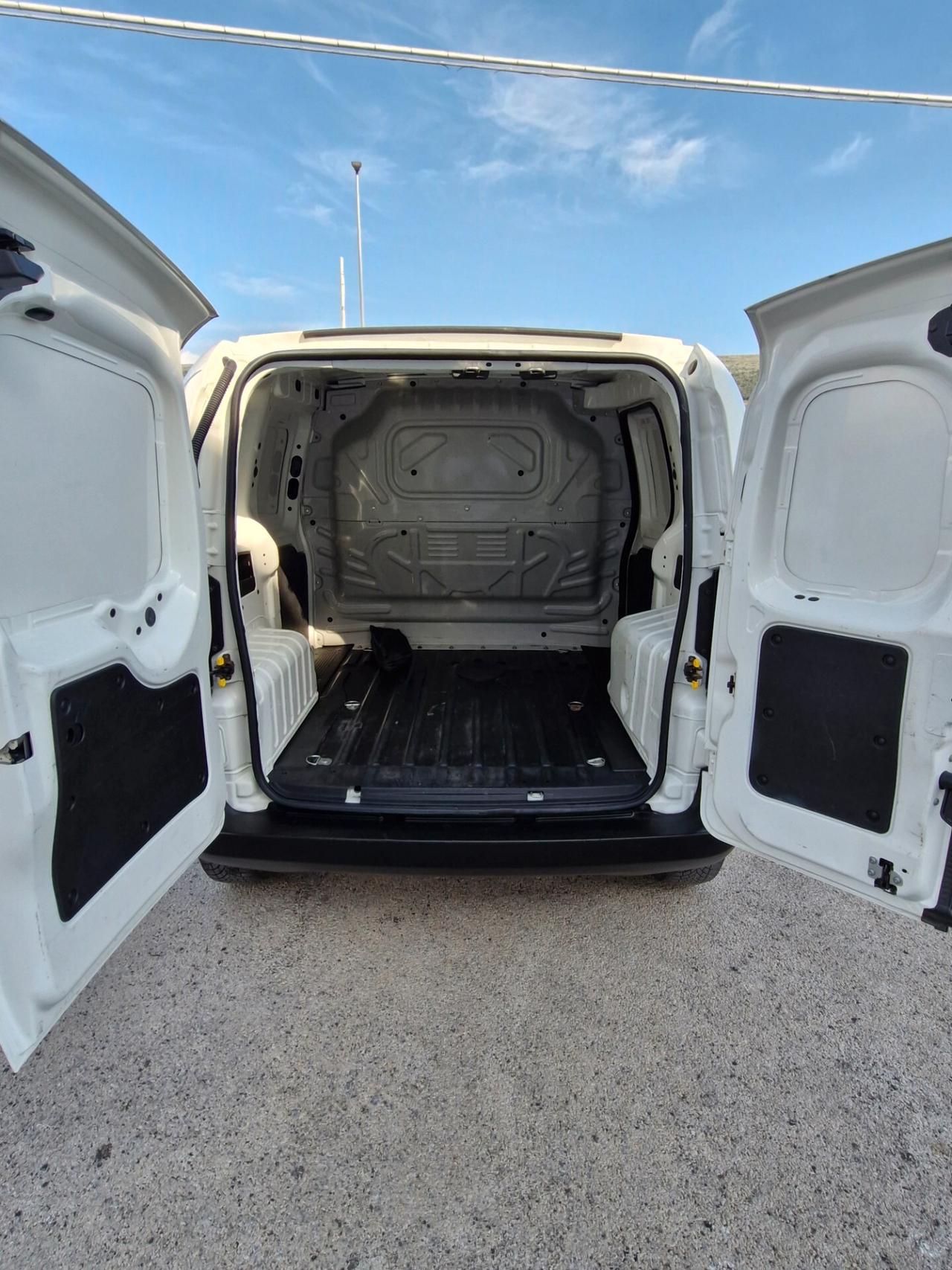 Fiat Fiorino 1.3 MJT 95CV Cargo SX