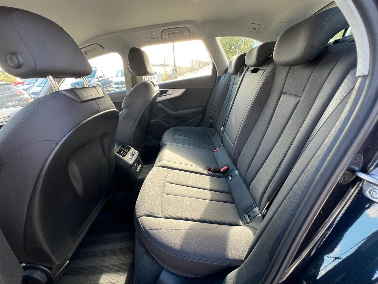 Audi A4 2.0 TDI 150 CV Business * AUTOCARRO 5 POSTI*