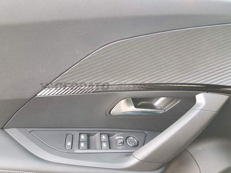 Peugeot 2008 2008 1.2 hybrid Allure 136cv e-dcs6