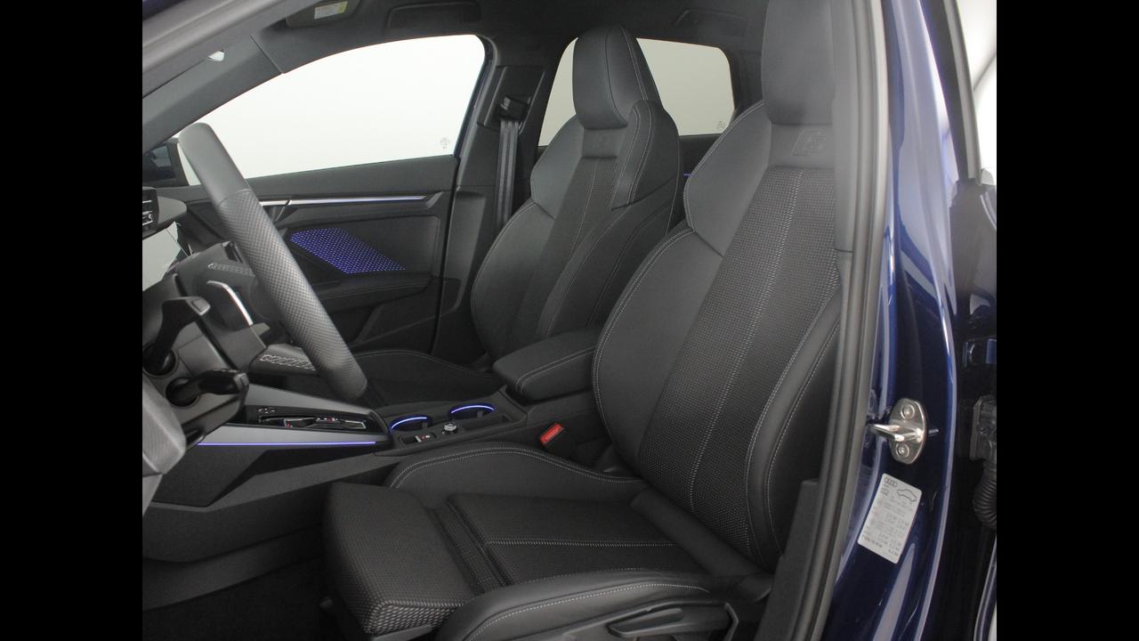 AUDI A3 IV 2024 allstreet - A3 allstreet 35 2.0 tdi Business s-tronic