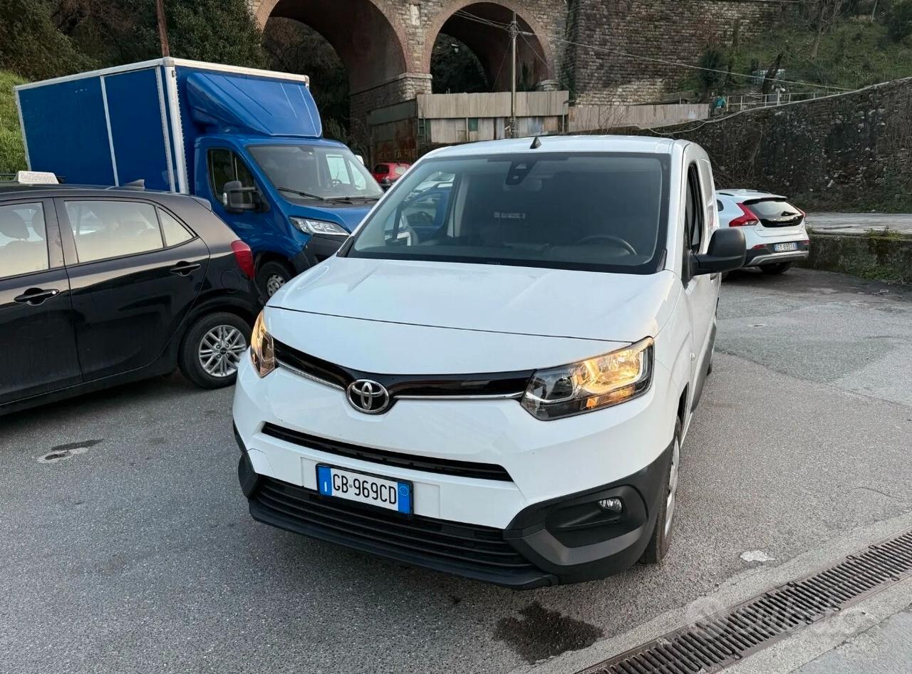 Toyota Proace Verso 1.5D L0 D Lounge