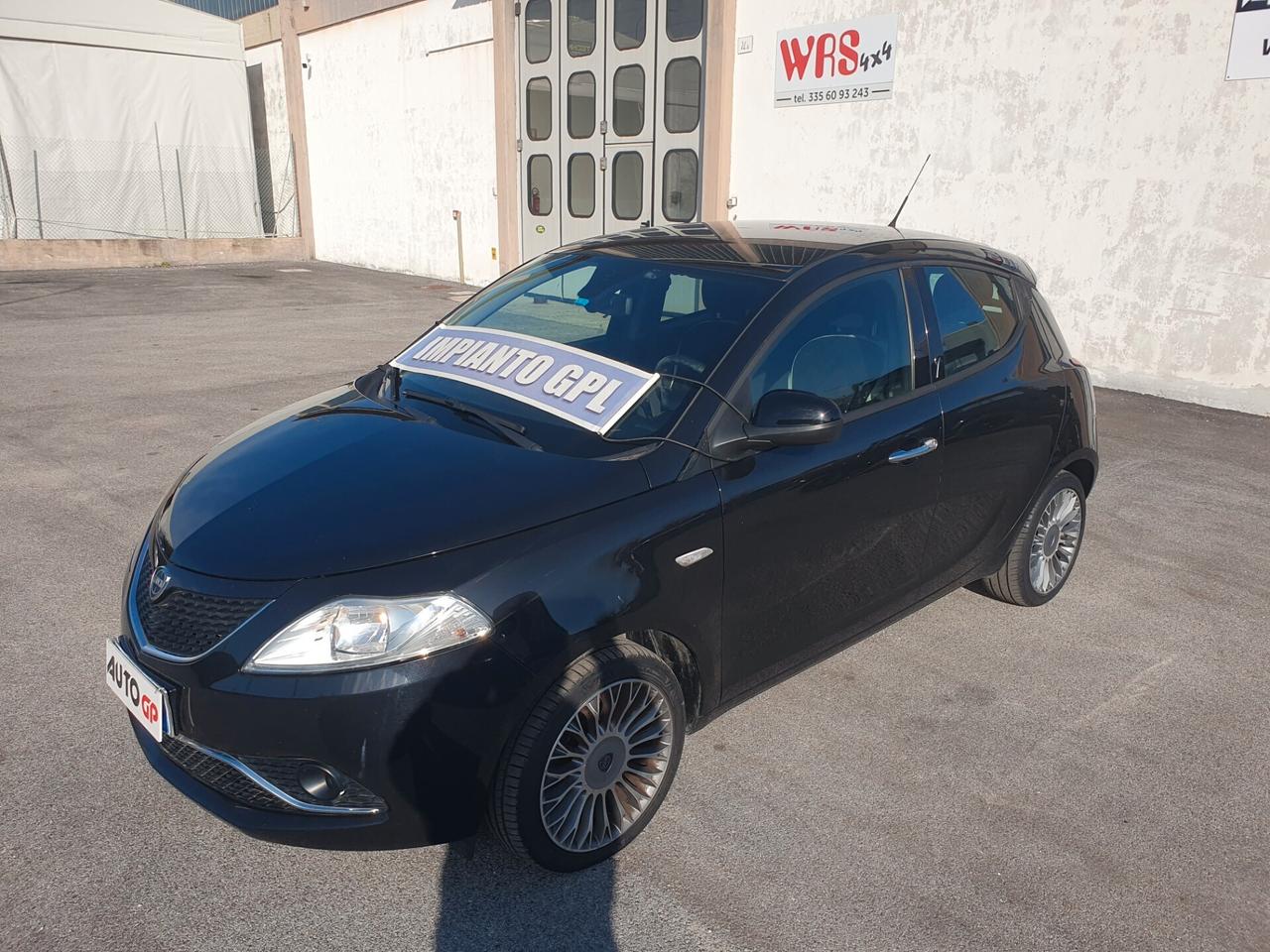 Lancia Ypsilon 1.2 69 CV benzina GPL Neopatent 2017