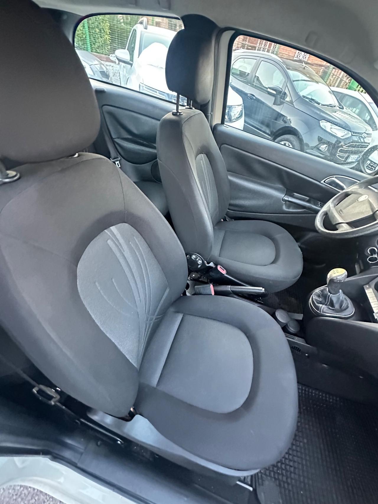 Lancia Ypsilon 1.3 MJT 75 CV Platinum