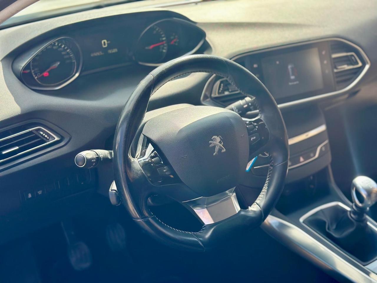 Peugeot 308 BlueHDi 120 S&S Allure