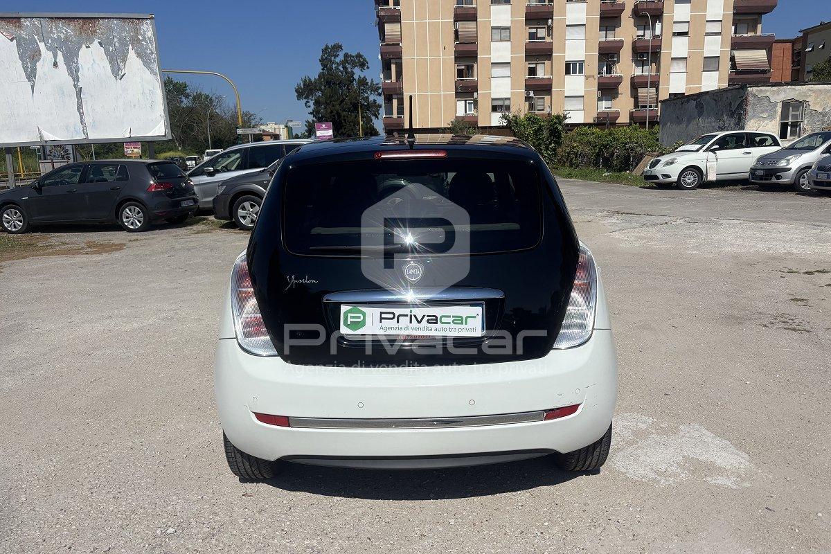 LANCIA Ypsilon 1.3 MJT 75 CV Versus