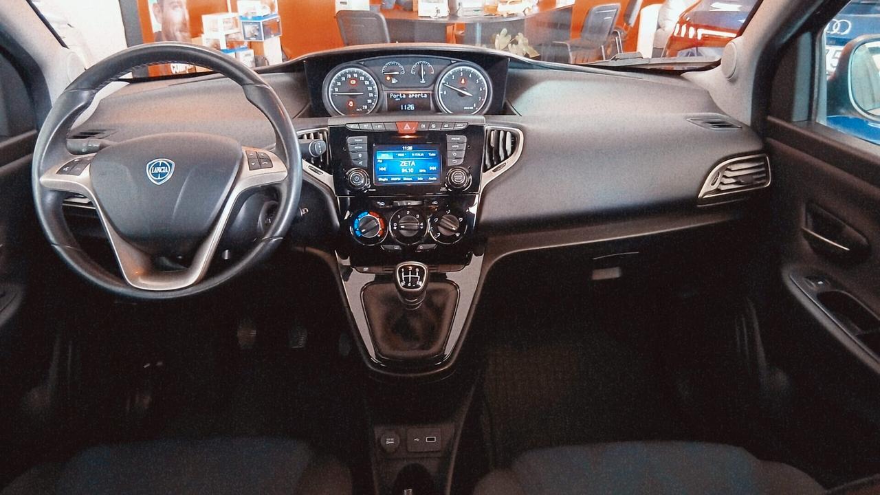 Lancia Ypsilon 1.2 BENZINA 69CV NEOPATENTATI
