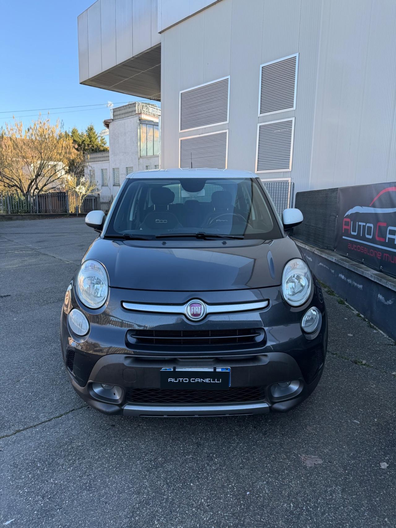Fiat 500L Living 1.6D 105 CV BICOLOR TREKKING