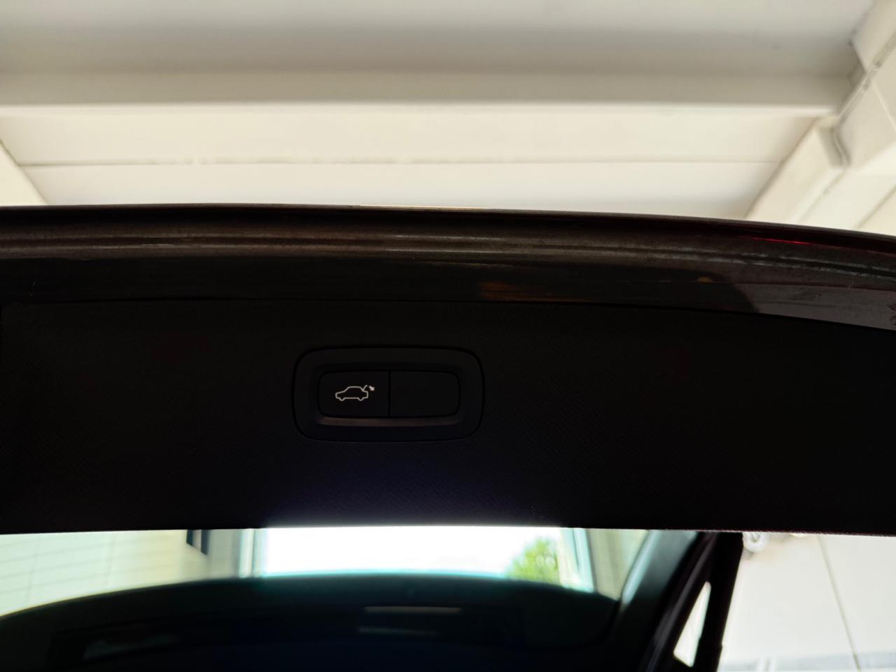 Volvo XC 90 XC90 D5 AWD Geartronic 7 posti R-design