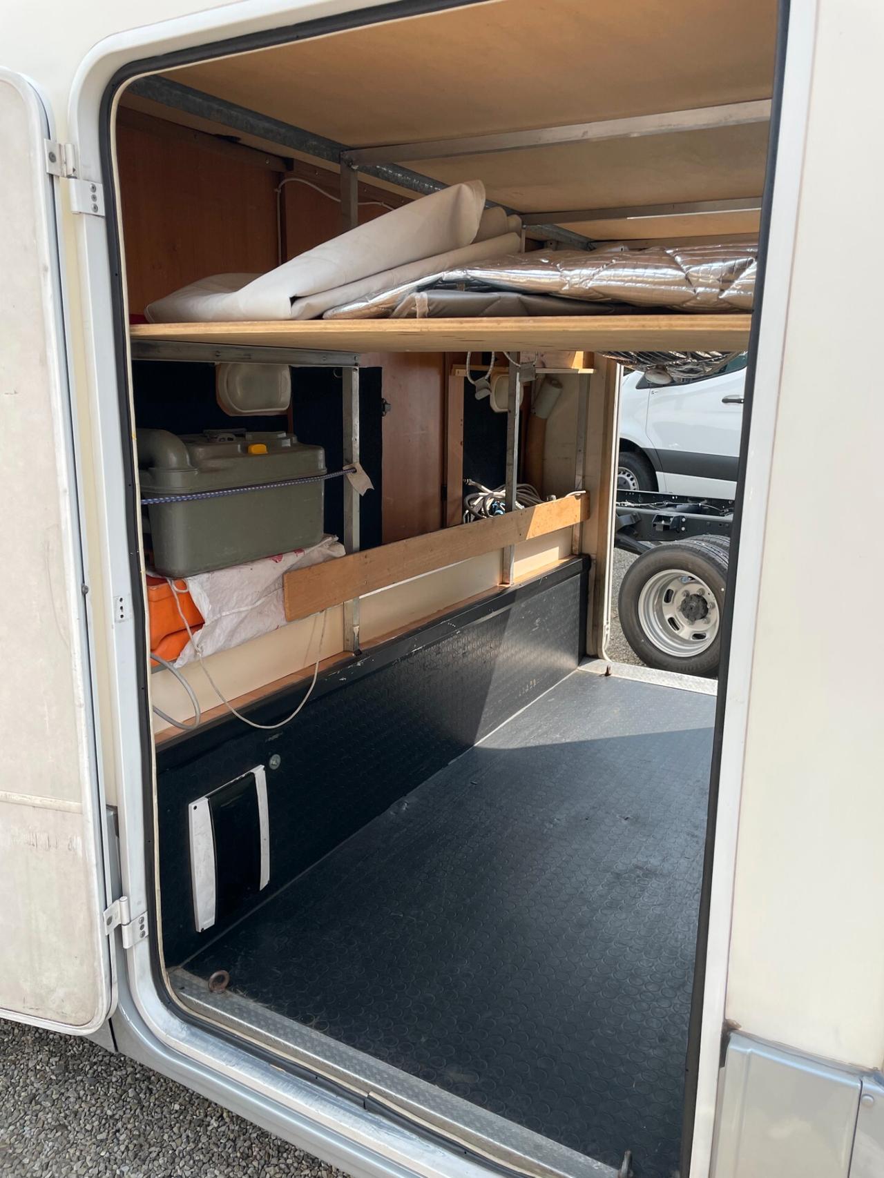 Ford Autocaravan mansardato Rimor Katamarano 5 - 6 posti letto