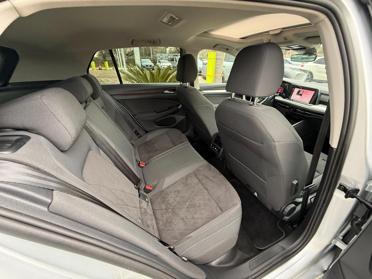 VOLKSWAGEN GOLF 8 2.0TDI 150CV DSG TETTO NAVI LED AMBIENT FULL LIGHT