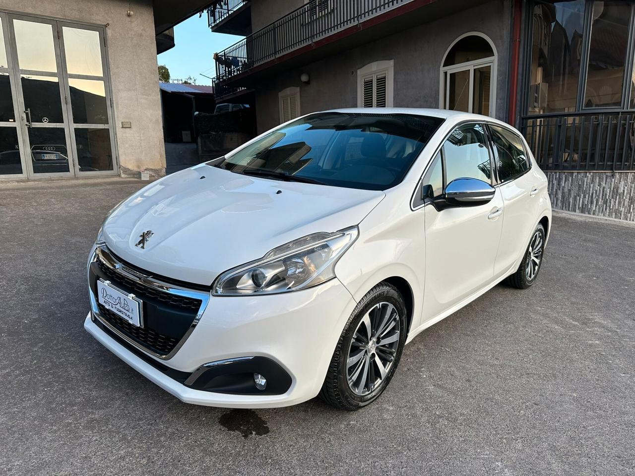 Peugeot 208 BlueHDi 100 S&S 5 porte Allure