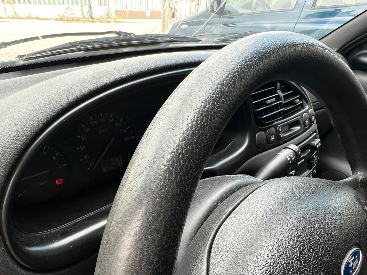 Ford Fiesta 1.2 16V 5p.euro 4 adatta a neopatentati