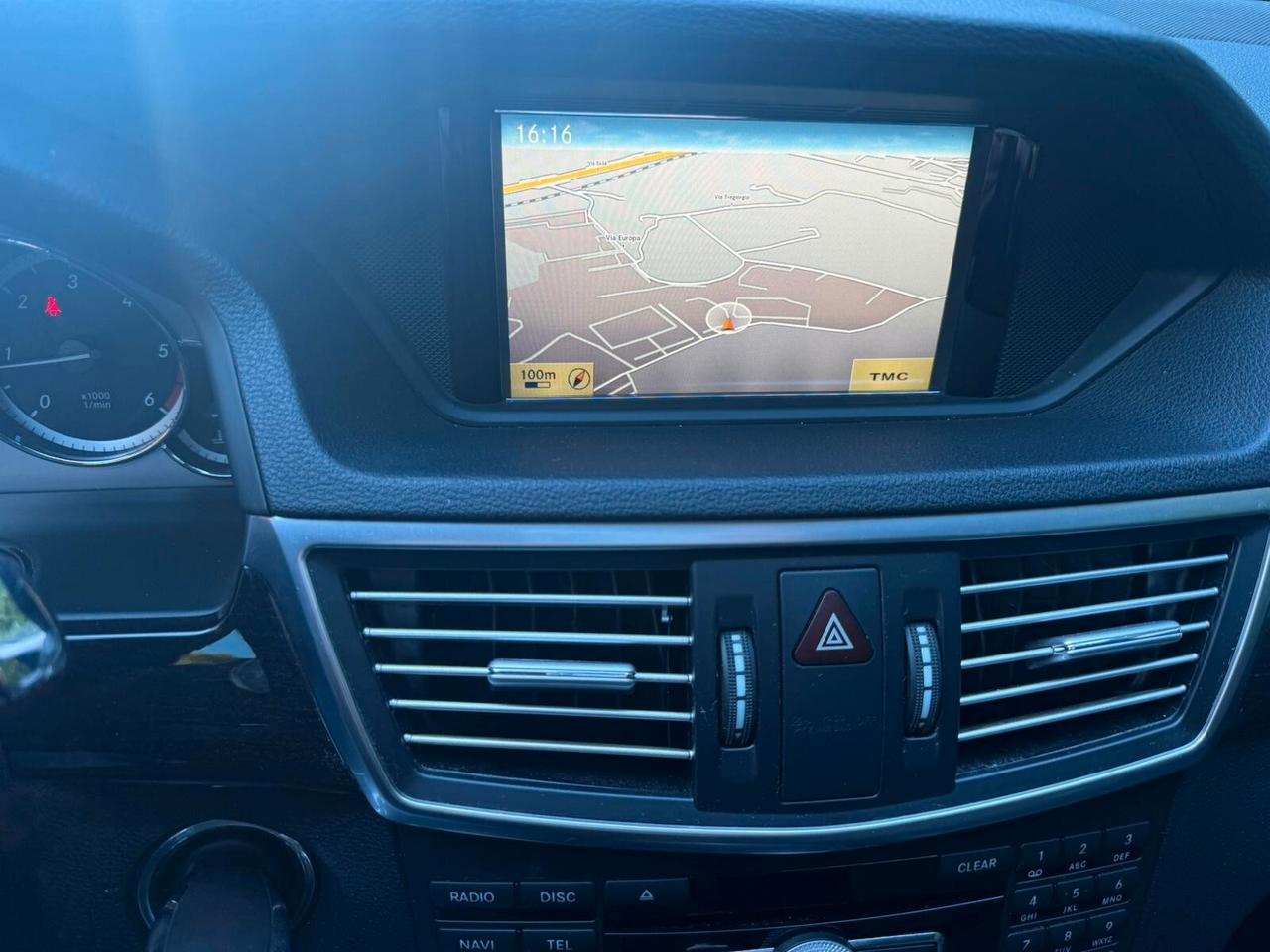 Mercedes-benz E 220 CDI BlueEFFICIENCY Avantgarde