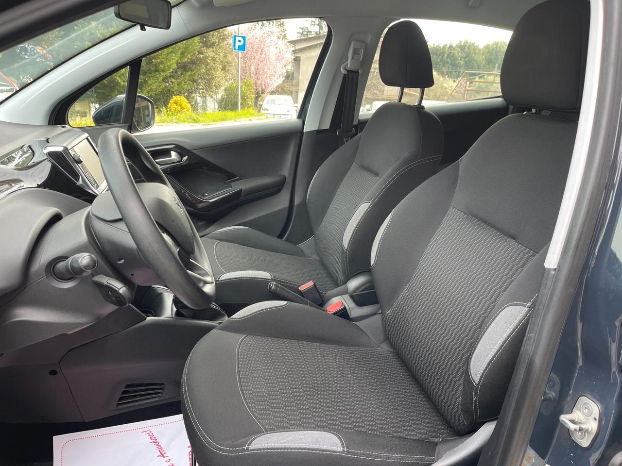 Peugeot 208 PureTech 82 5 porte Allure NEO PATENTATI