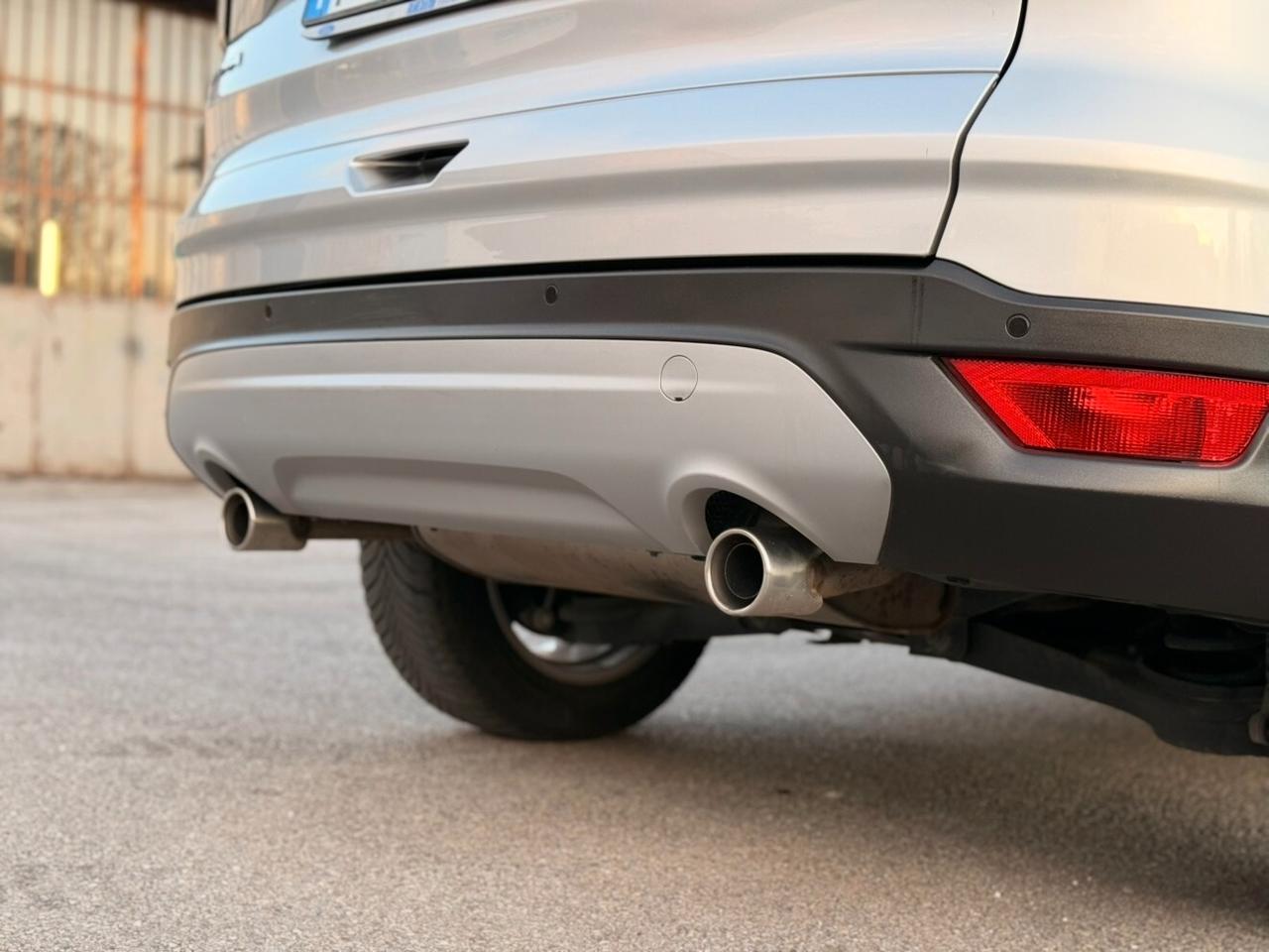 Ford Kuga 1.5 TDCI 120 CV S&S 2WD ST-Line Business