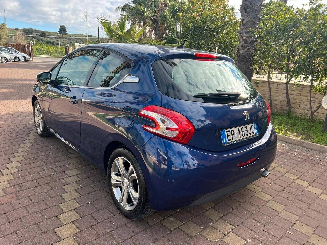 Peugeot 208 1.4 HDi 68 CV 3 porte Allure