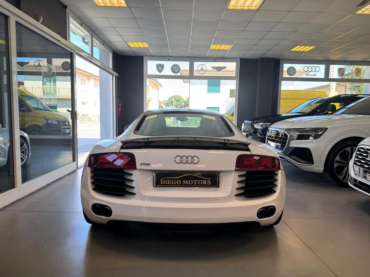 Audi R8 4.2 V8 FSI quattro R tronic