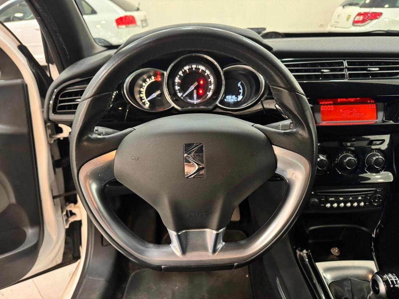 Ds DS3 3 1.2 VTi 82 Just Black