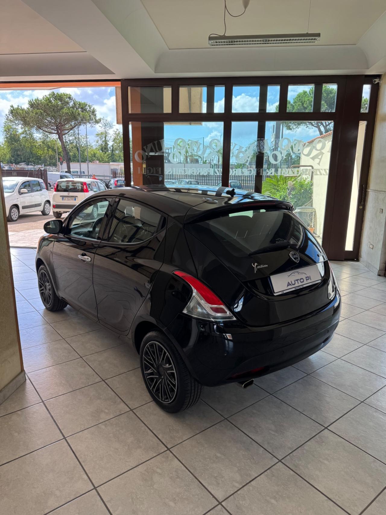 Lancia Ypsilon 1.0 FireFly 5 porte S&S Hybrid Gold Plus