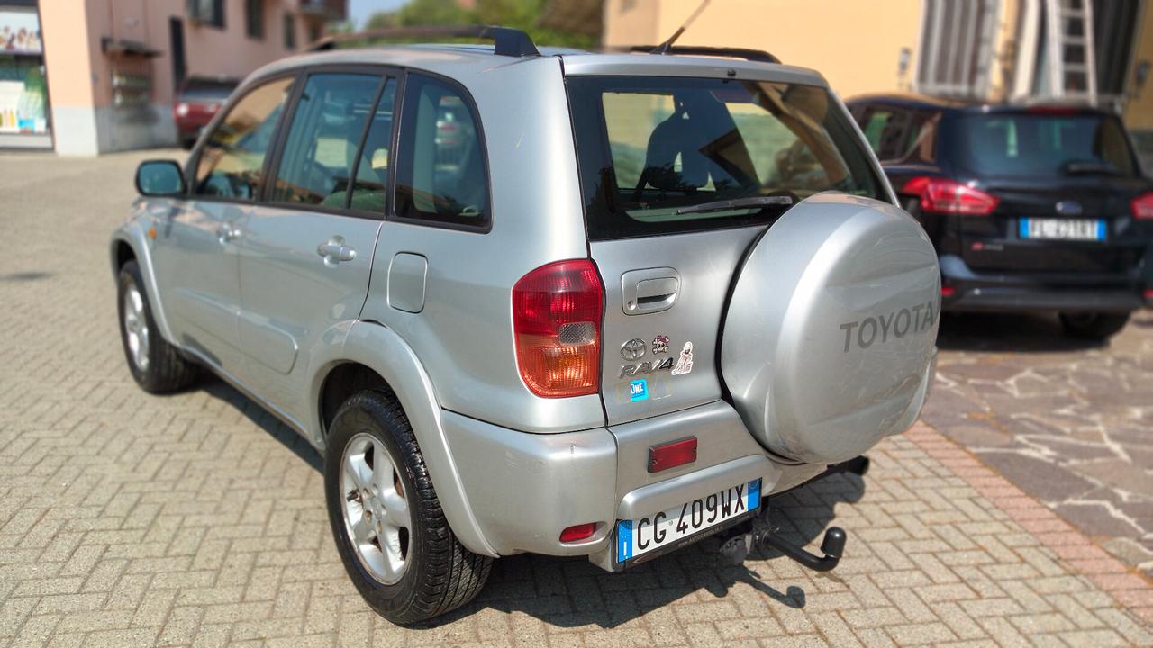 Toyota RAV 4 2.0 Tdi D-4D 5p Sol Gancio traino