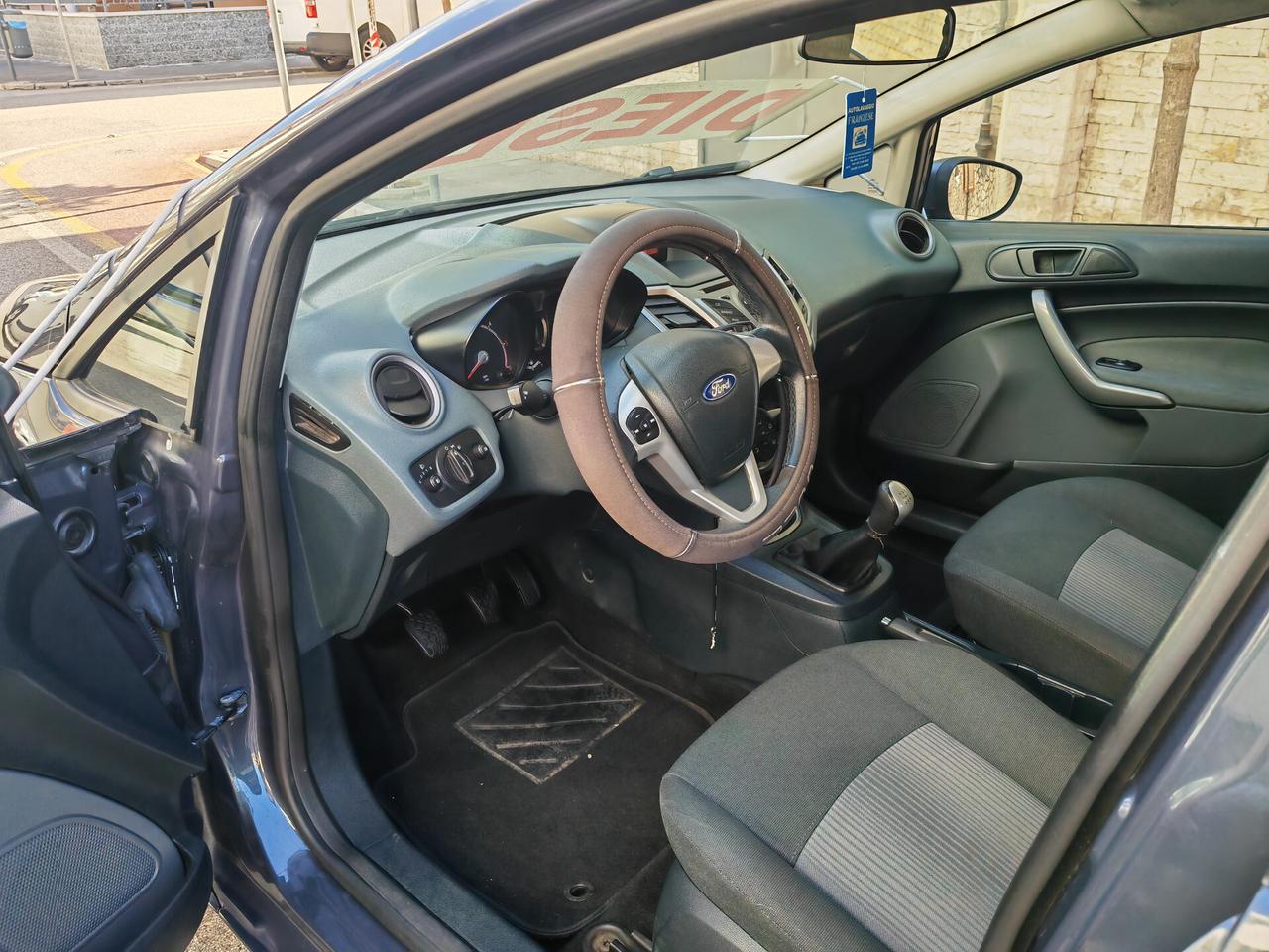 FORD FIESTA 1.4 TDI CV69 KW51 TITANIUM