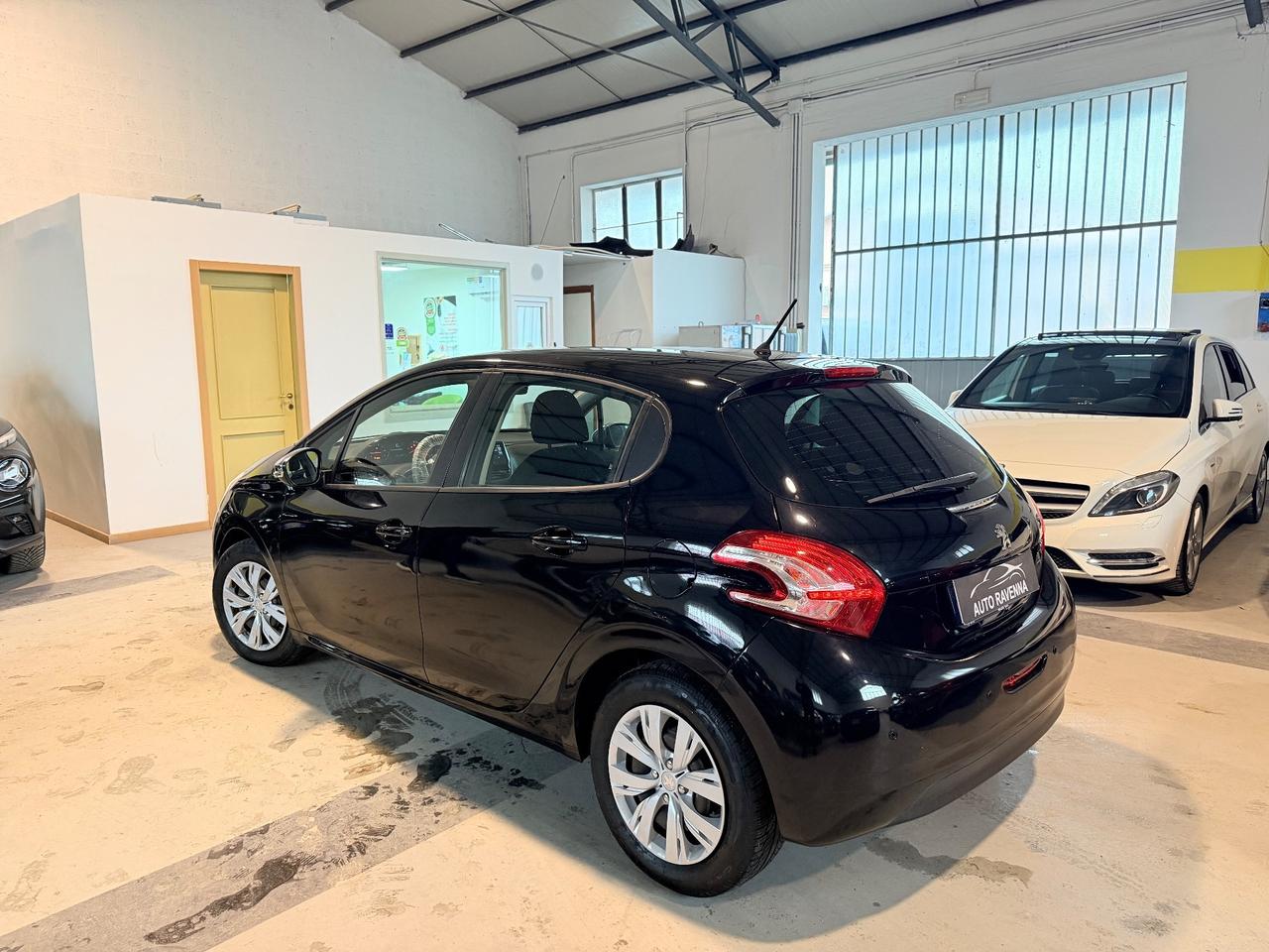 Peugeot 208 PureTech 82 5 porte Allure euro6