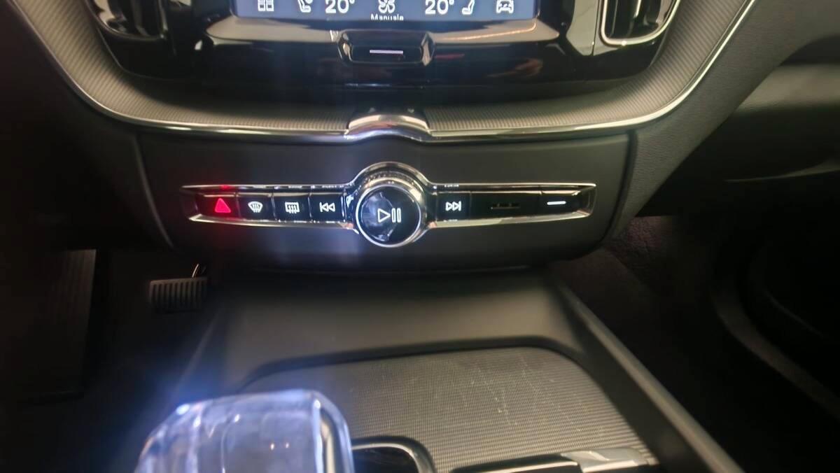 Volvo XC60 2.0 t6 phev Ultra Black Edition awd auto