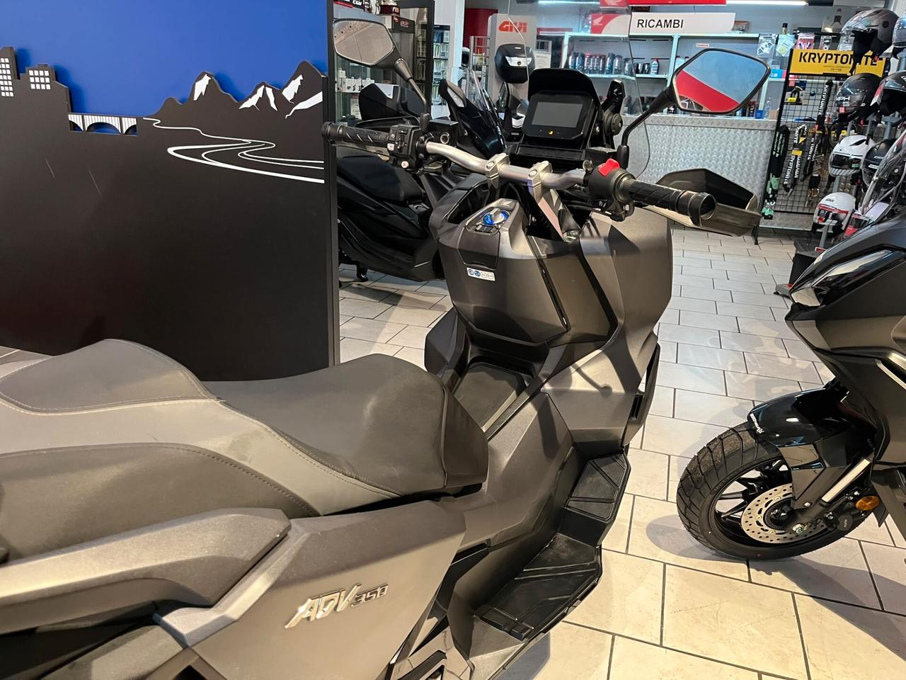 Honda ADV 350