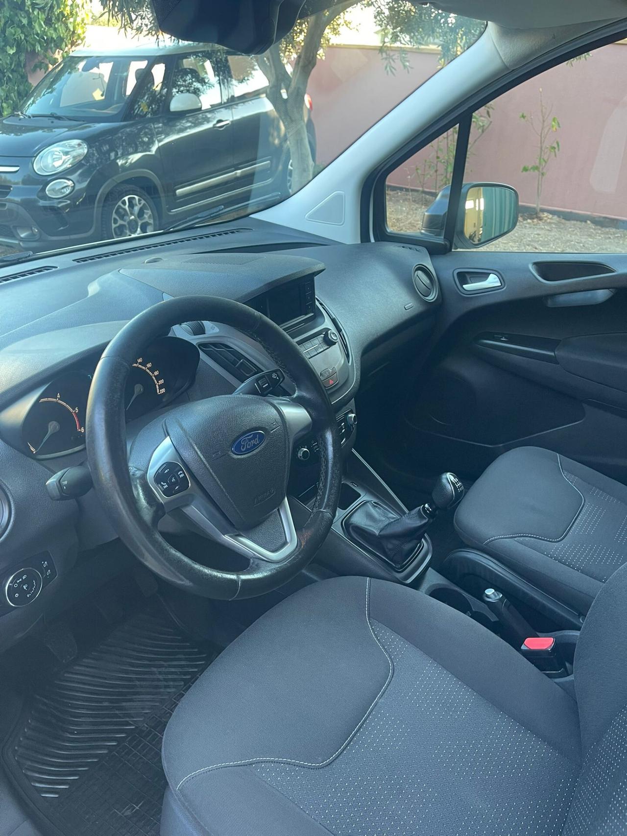 Ford Transit Courier 1.5 TDCi 75CV Van Titanium